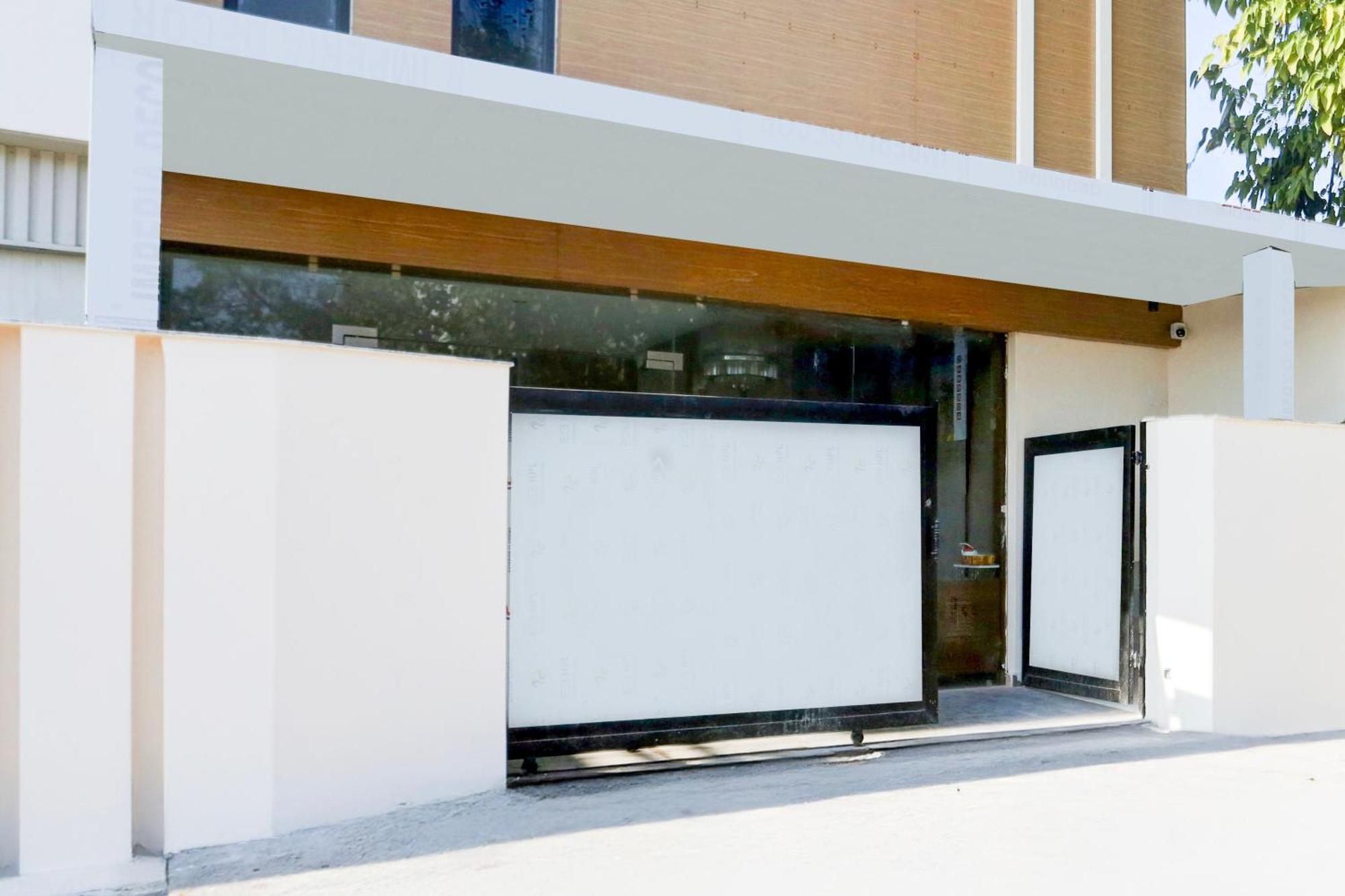 Super Townhouse Isbt Dehradun Hotell Eksteriør bilde