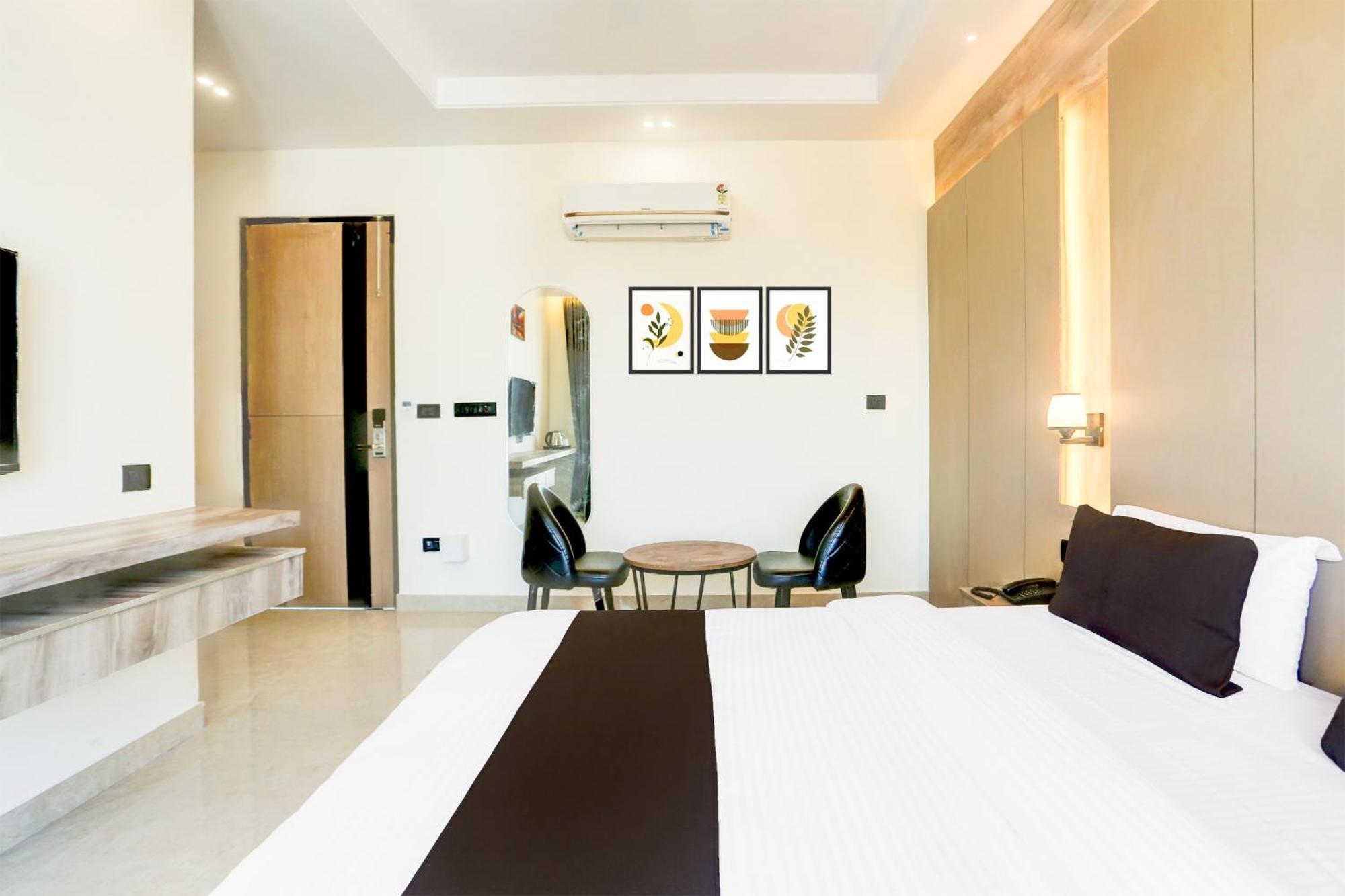 Super Townhouse Isbt Dehradun Hotell Eksteriør bilde