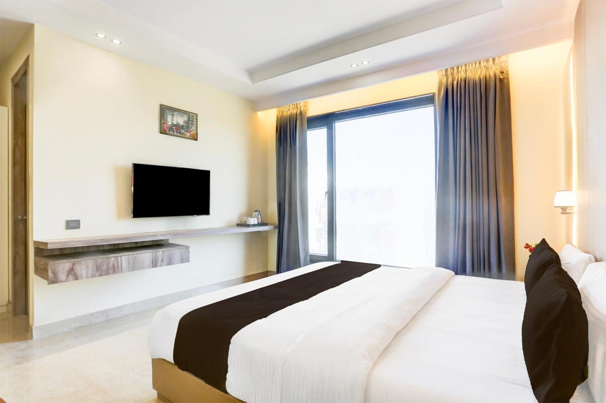 Super Townhouse Isbt Dehradun Hotell Eksteriør bilde
