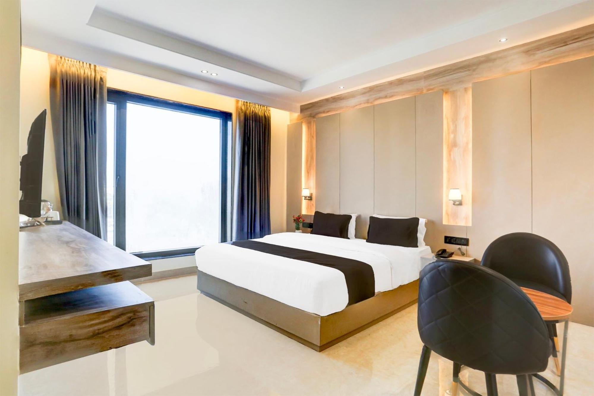 Super Townhouse Isbt Dehradun Hotell Eksteriør bilde