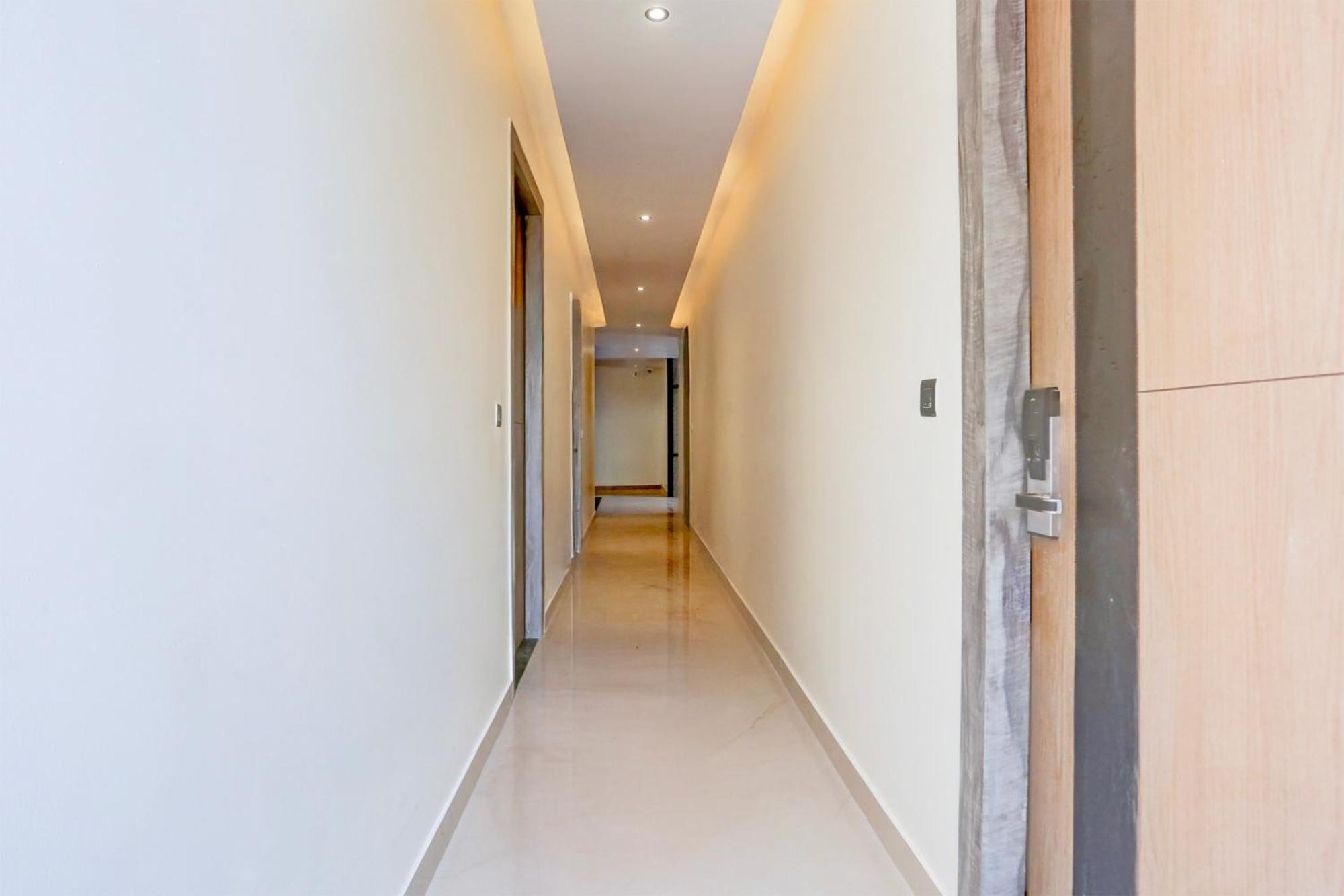 Super Townhouse Isbt Dehradun Hotell Eksteriør bilde