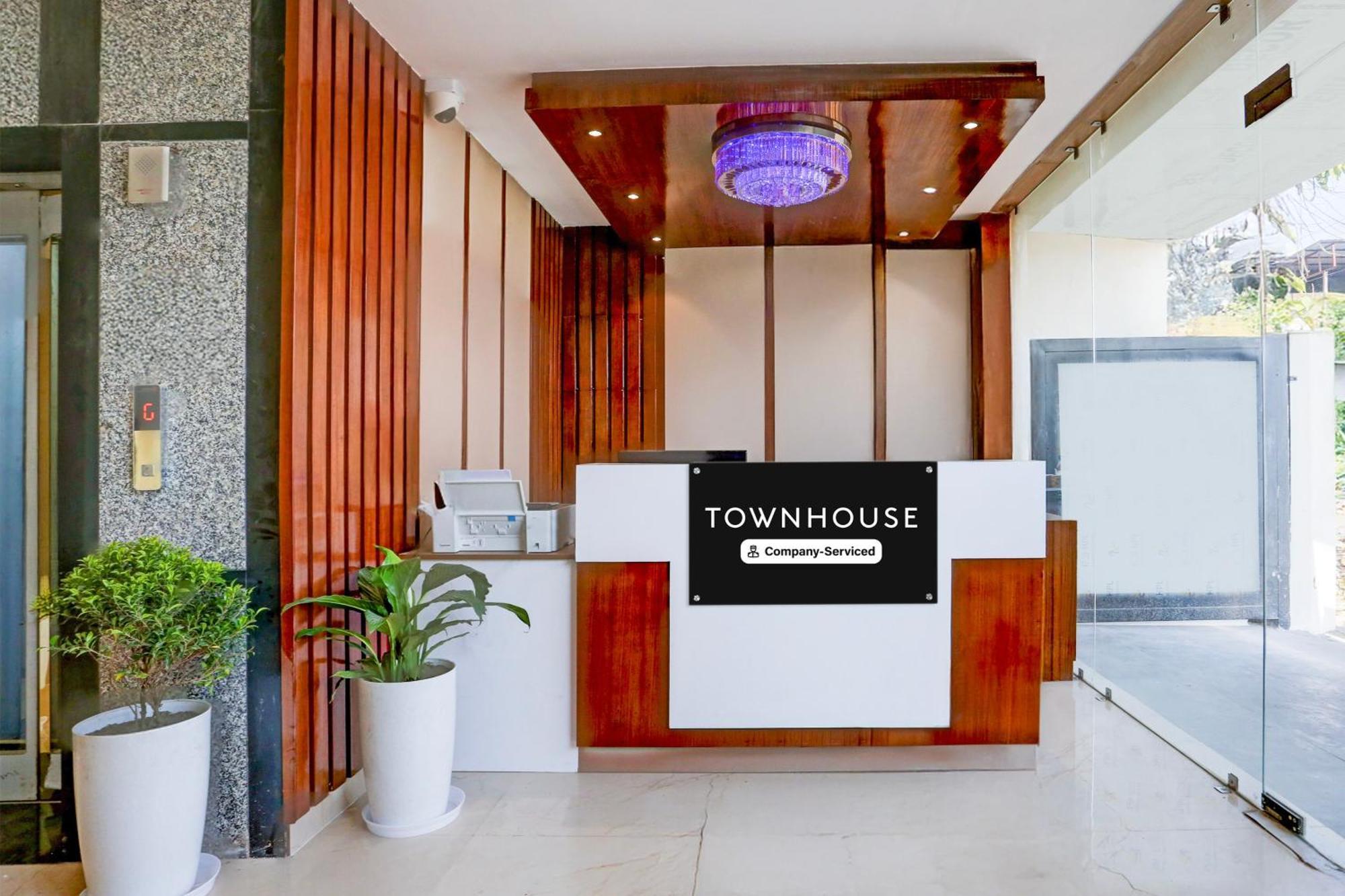 Super Townhouse Isbt Dehradun Hotell Eksteriør bilde