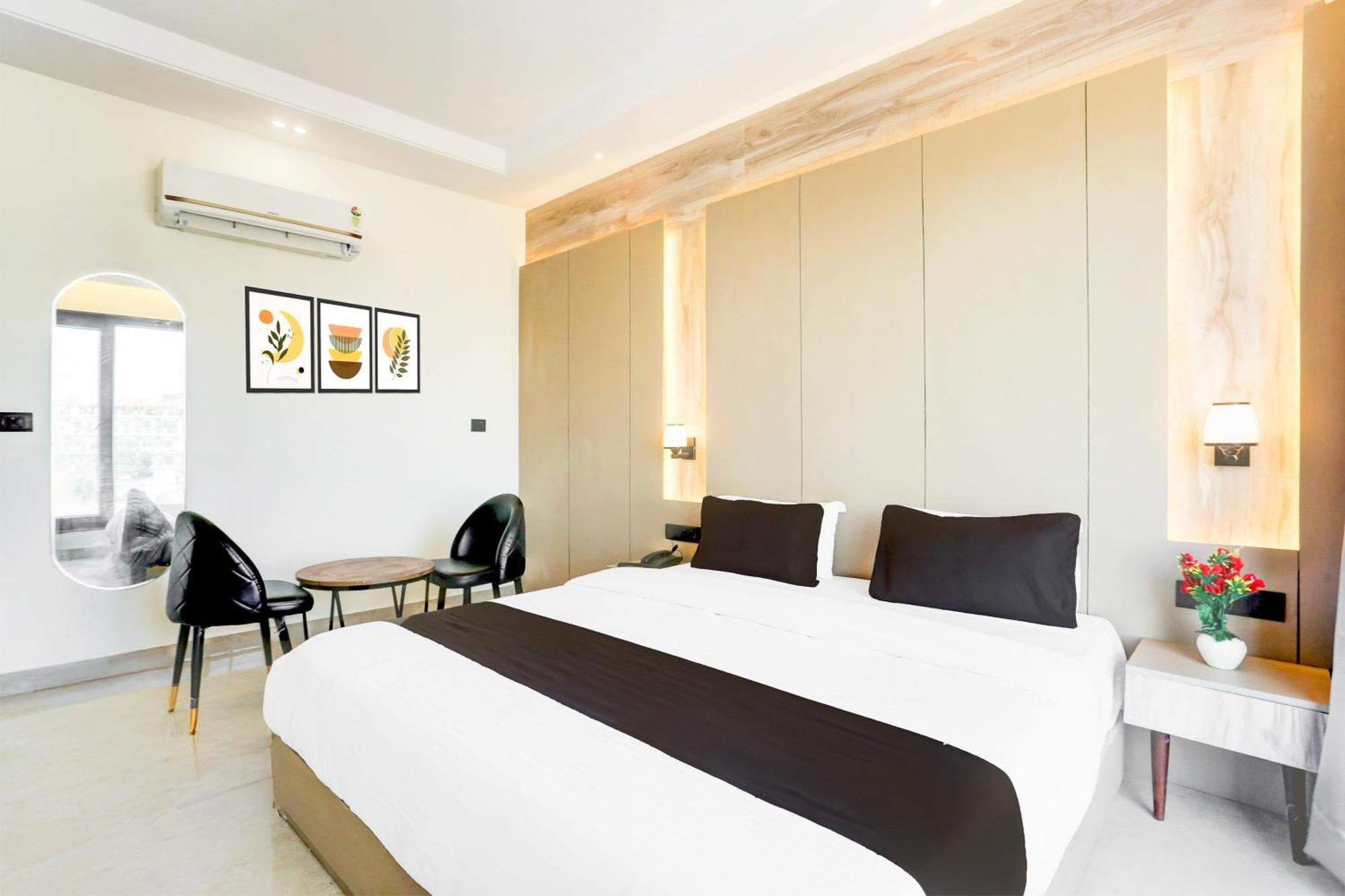 Super Townhouse Isbt Dehradun Hotell Eksteriør bilde