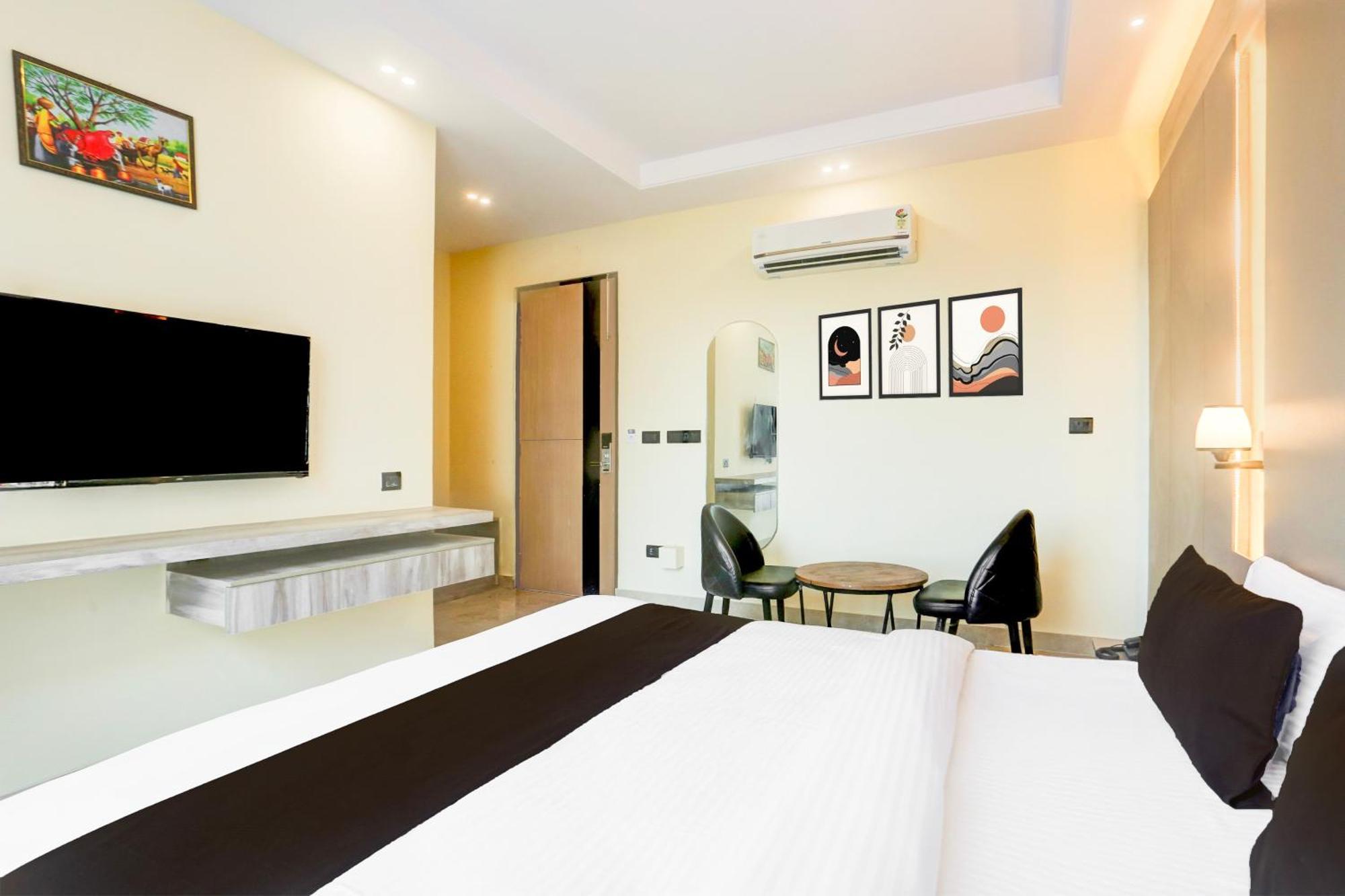Super Townhouse Isbt Dehradun Hotell Eksteriør bilde