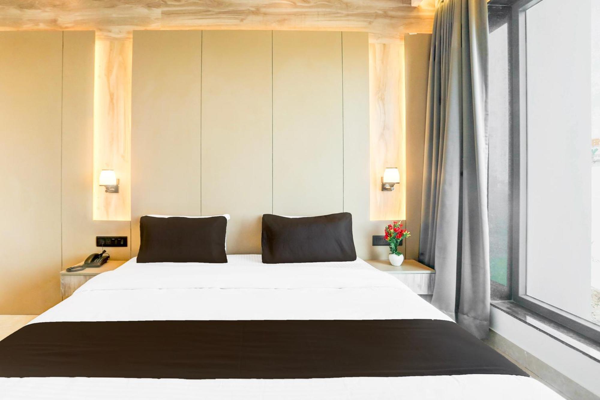 Super Townhouse Isbt Dehradun Hotell Eksteriør bilde