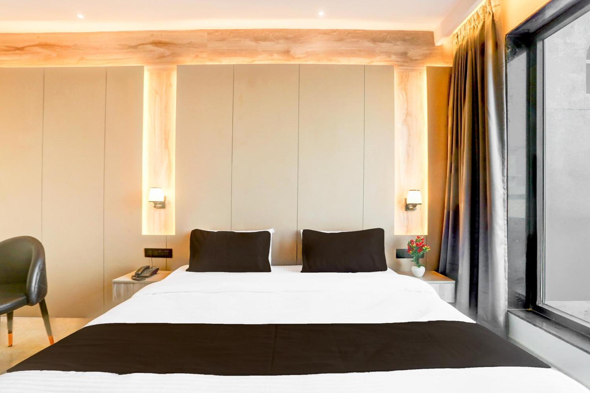 Super Townhouse Isbt Dehradun Hotell Eksteriør bilde