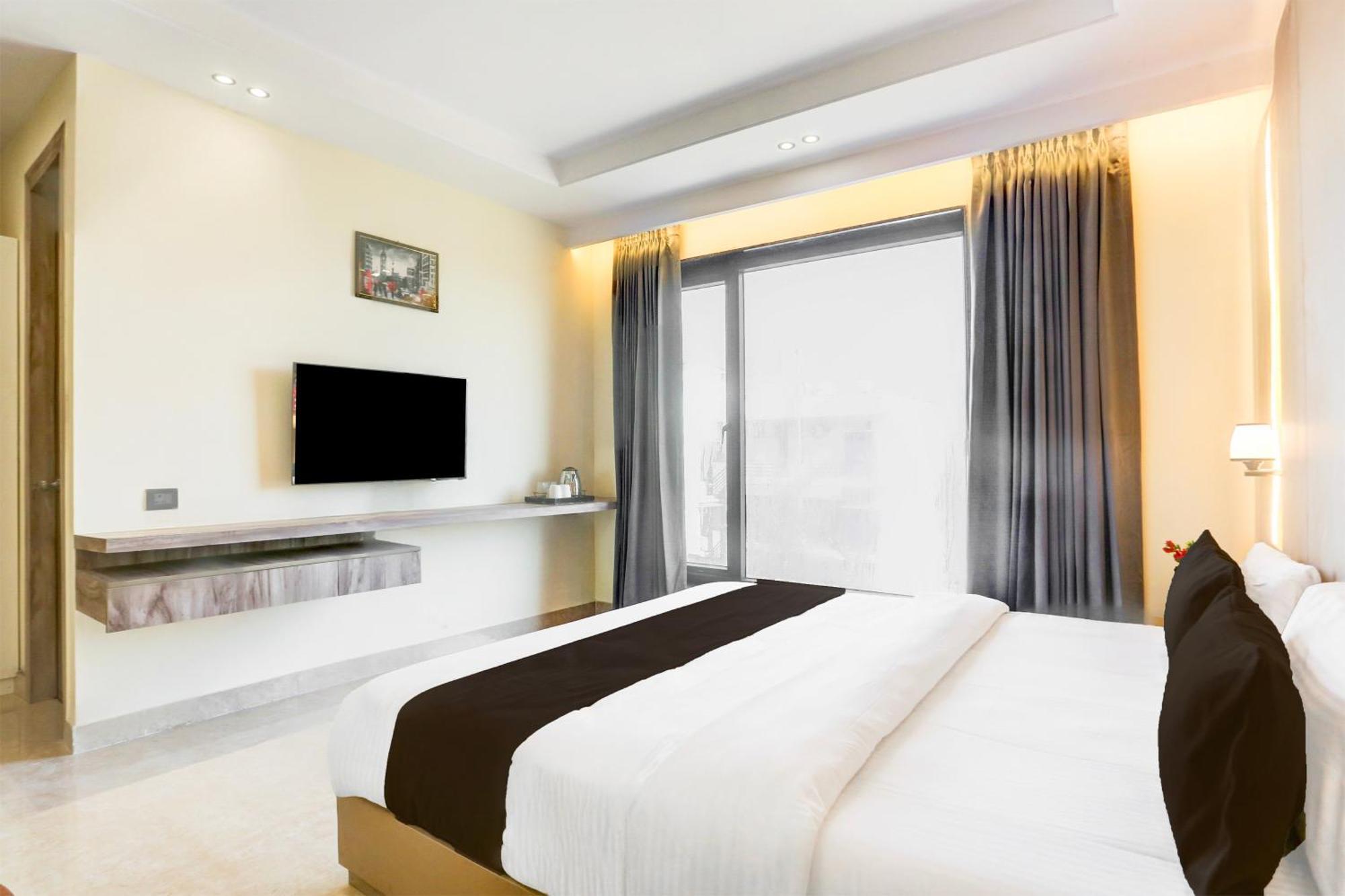 Super Townhouse Isbt Dehradun Hotell Eksteriør bilde